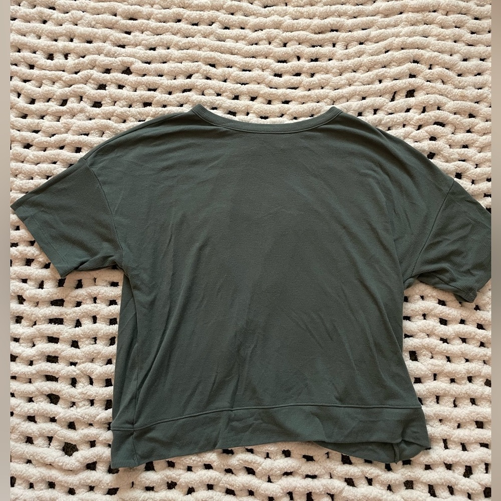 American Eagle Outfitters Dark Green Short Sleeve Tee